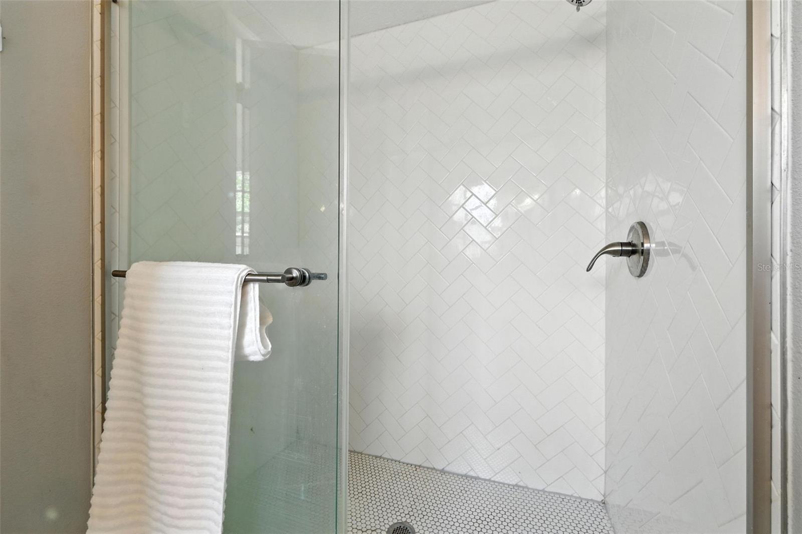 1805 E KNOLLWOOD ST, TAMPA, FL, 33610