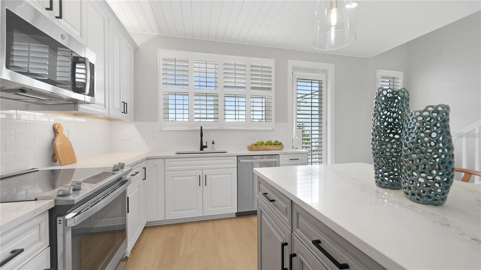 TB8411675 Property Photo