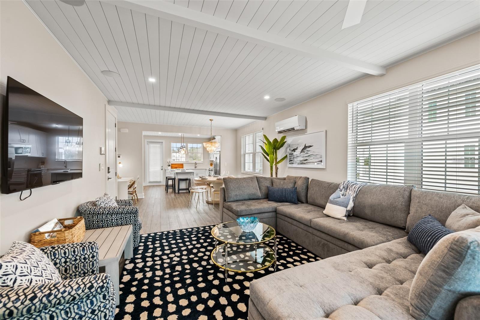 TB8411675 Property Photo