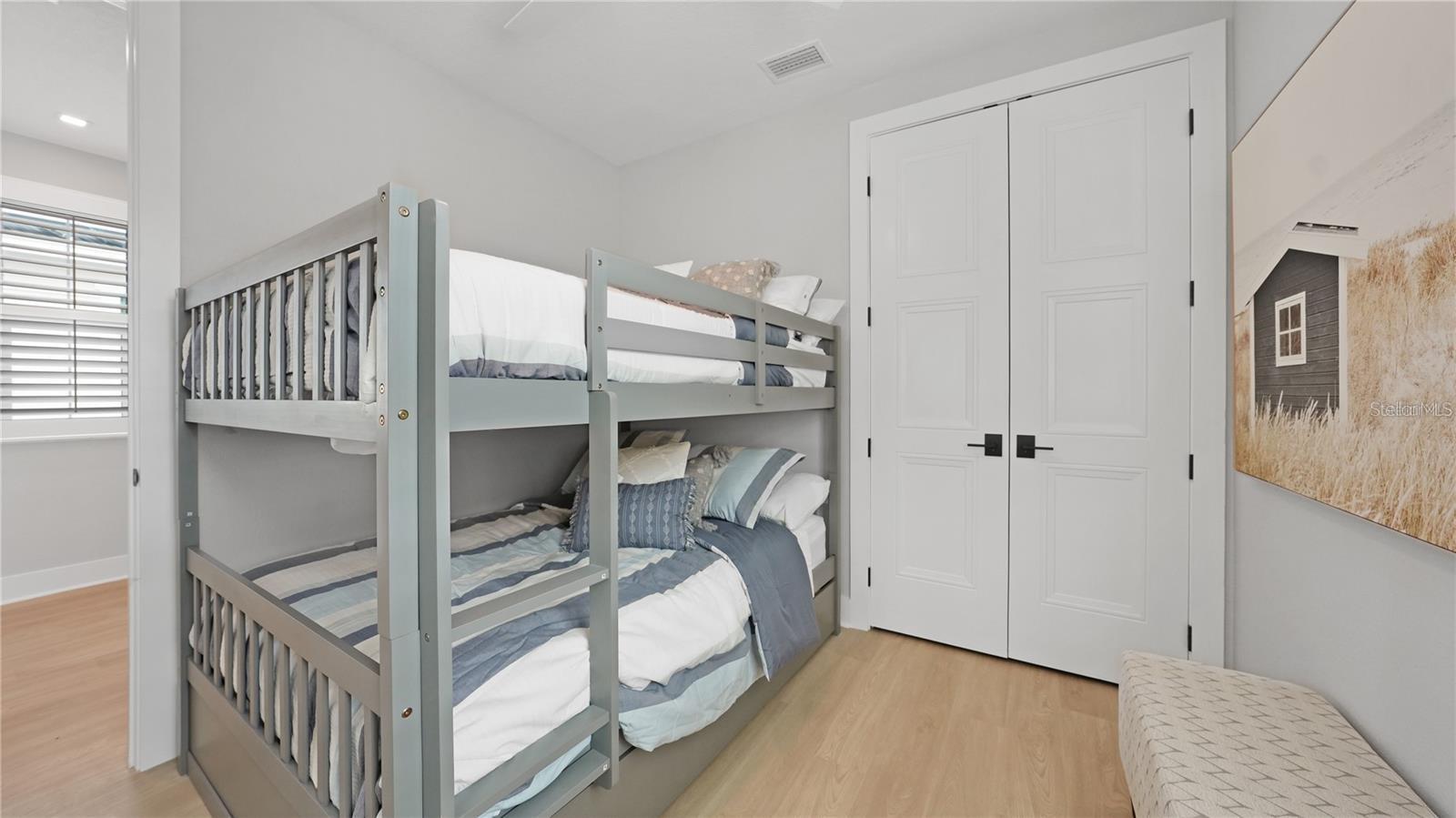 TB8411675 Property Photo