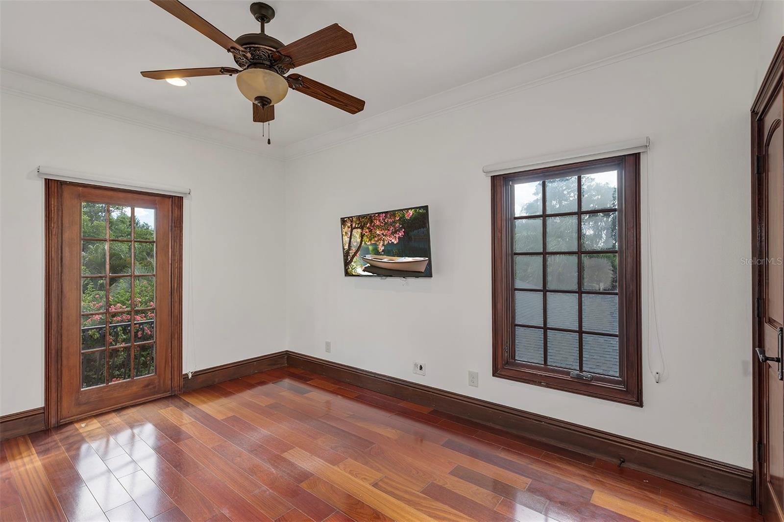 O6330959 Property Photo