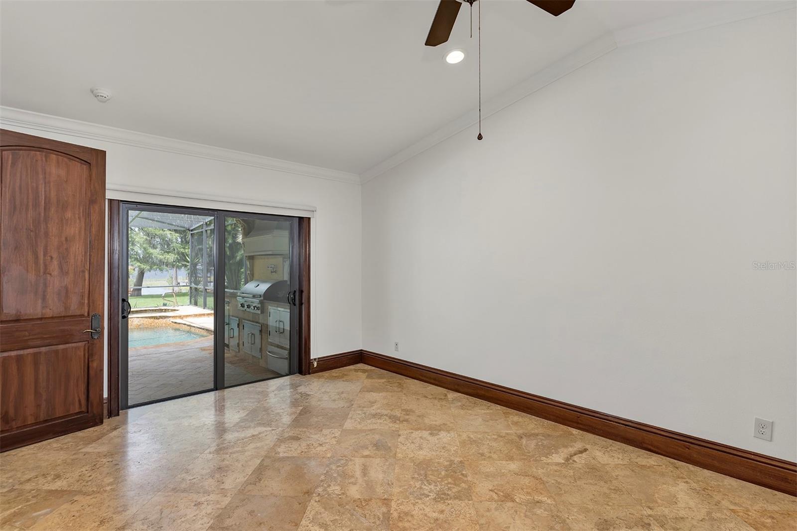 O6330959 Property Photo