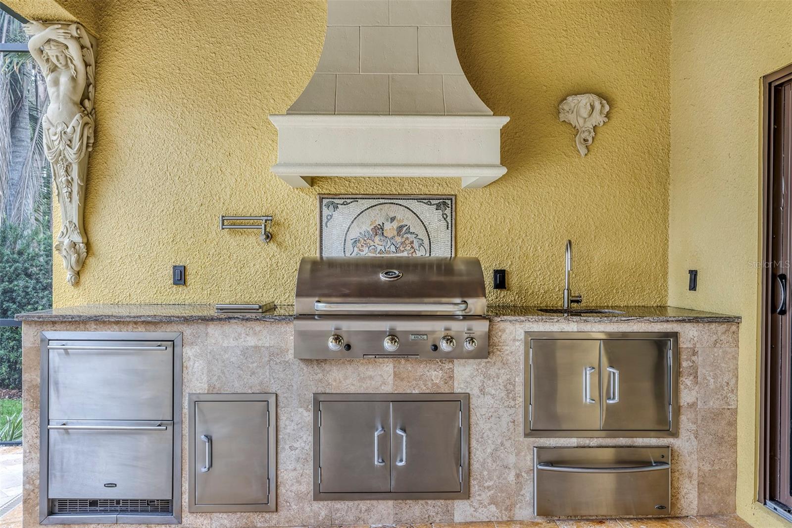 O6330959 Property Photo