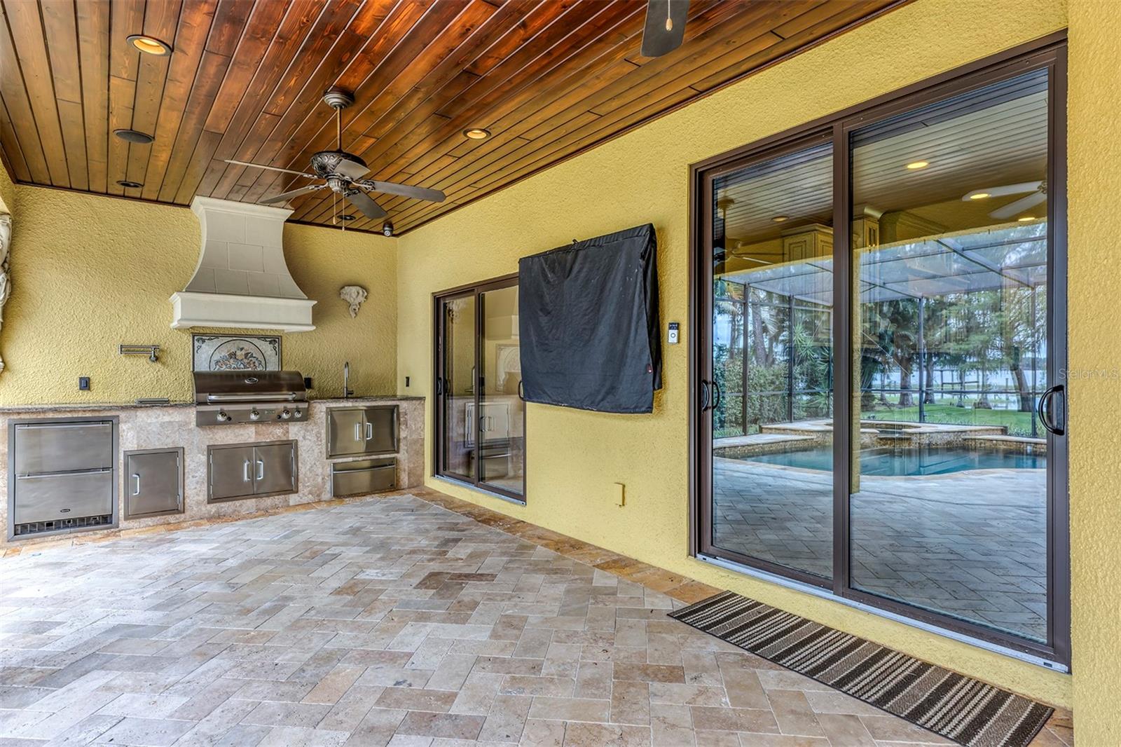 O6330959 Property Photo