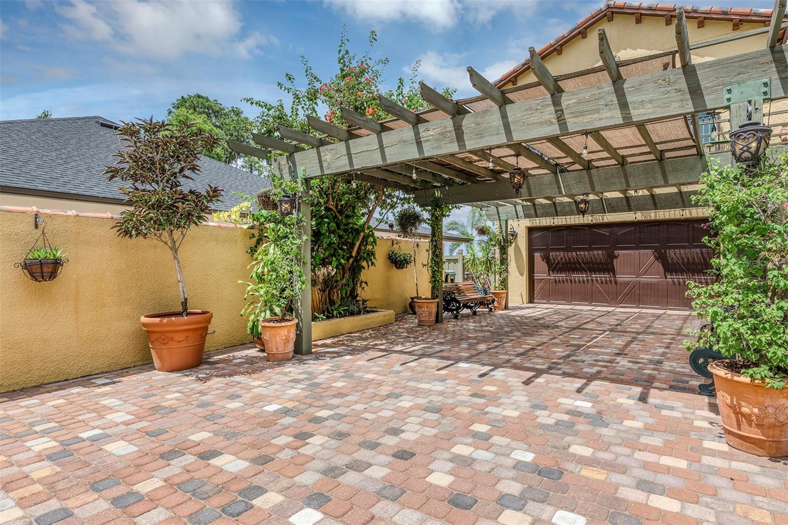 O6330959 Property Photo