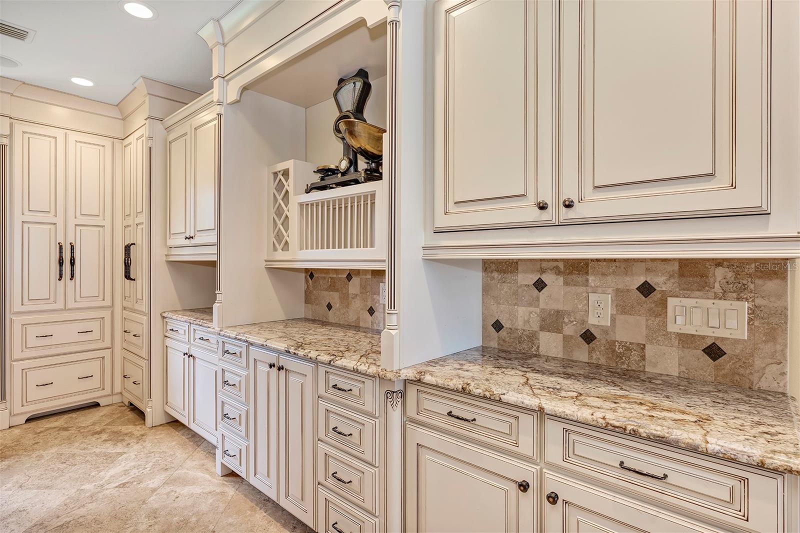 O6330959 Property Photo