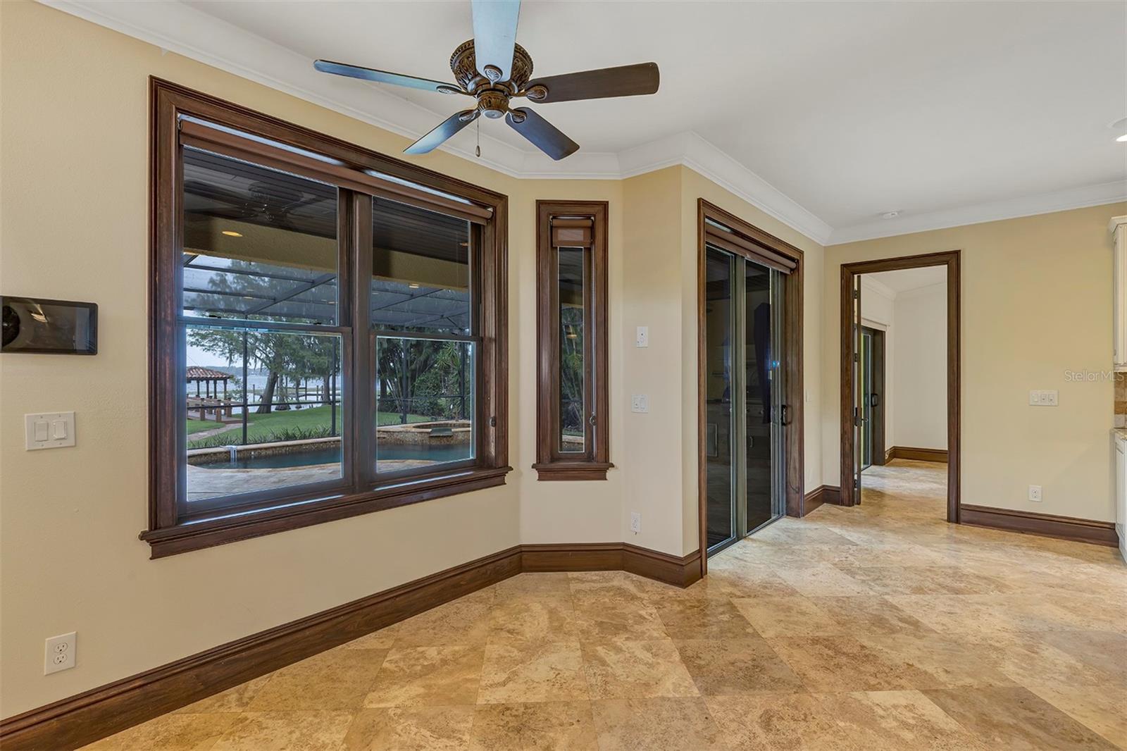 O6330959 Property Photo