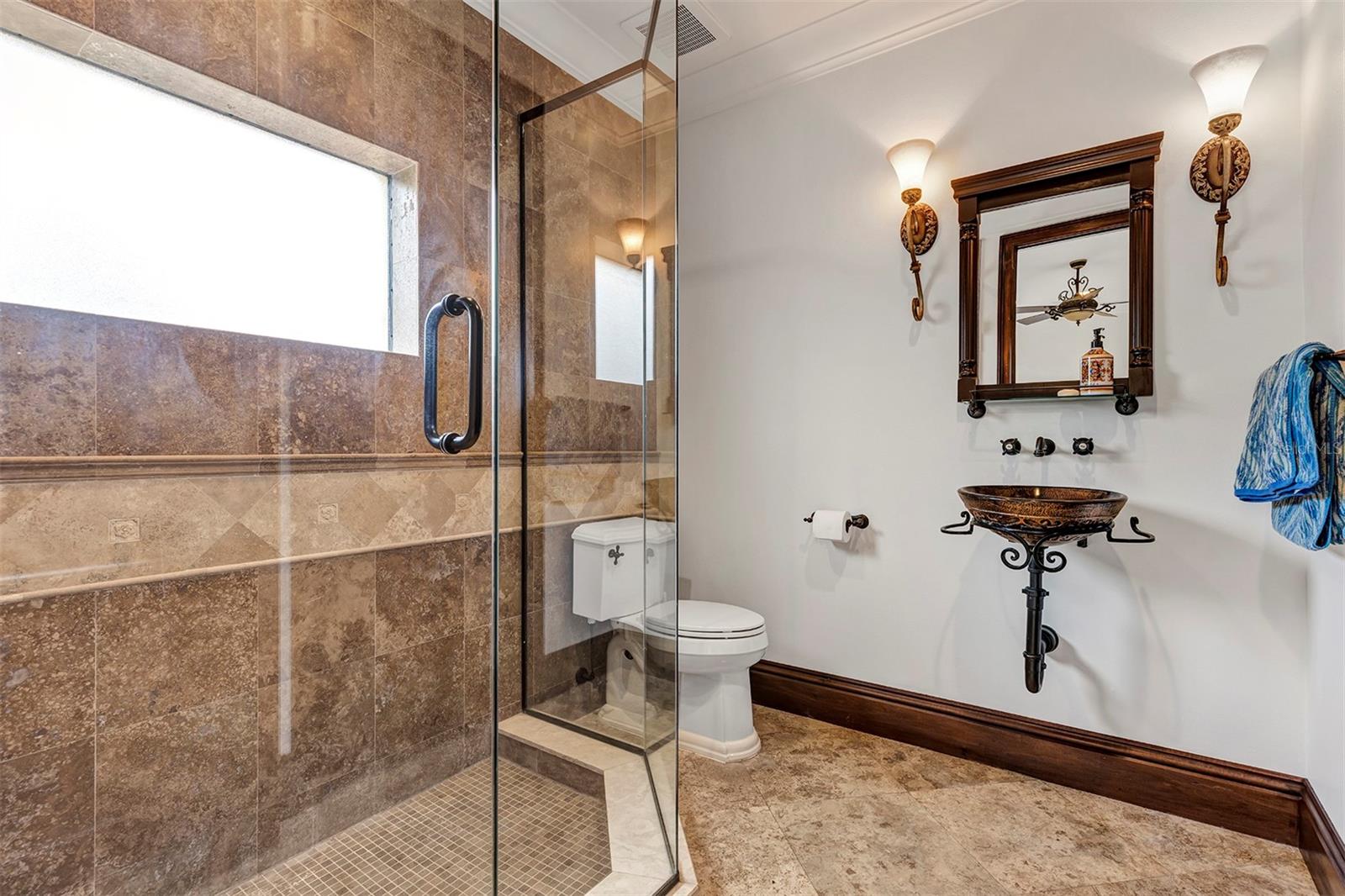 O6330959 Property Photo