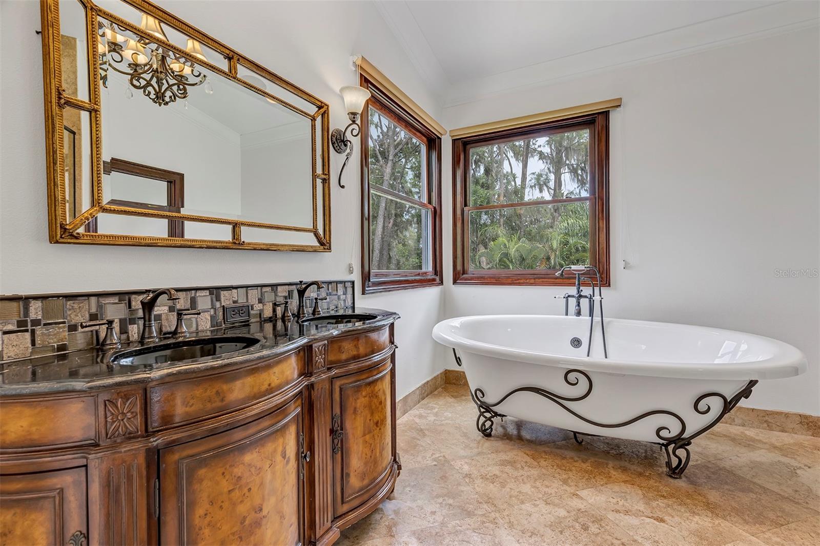 O6330959 Property Photo