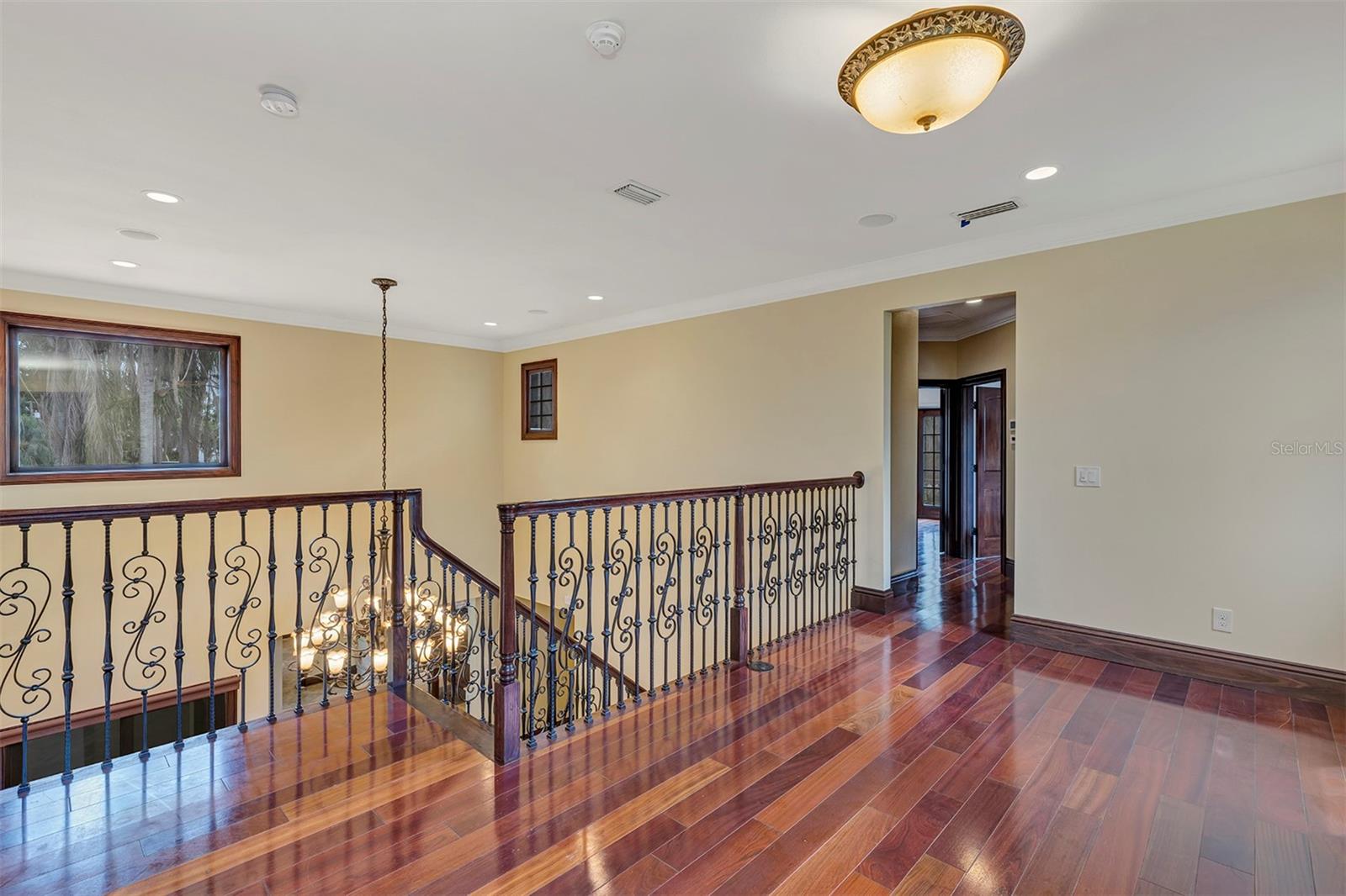 O6330959 Property Photo