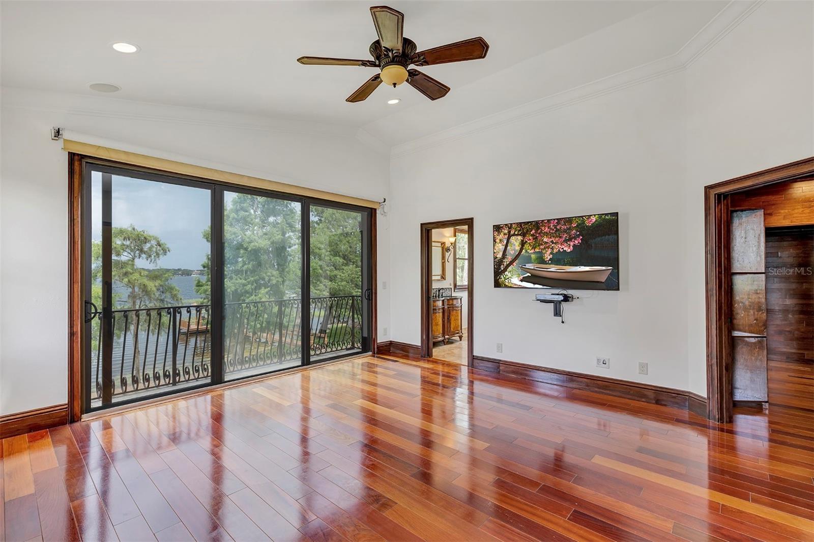 O6330959 Property Photo