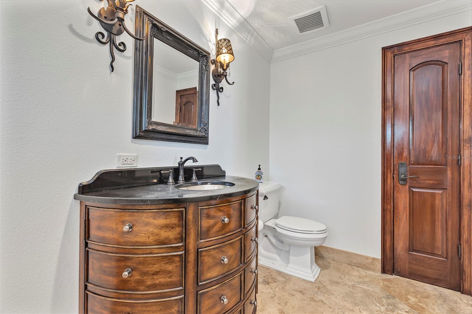 O6330959 Property Photo