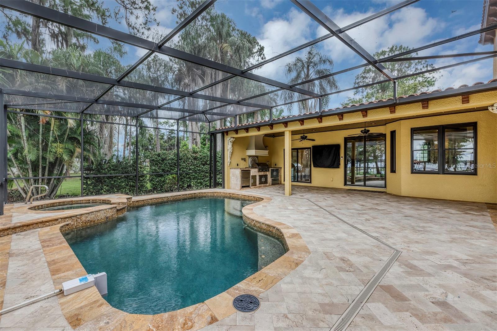 O6330959 Property Photo