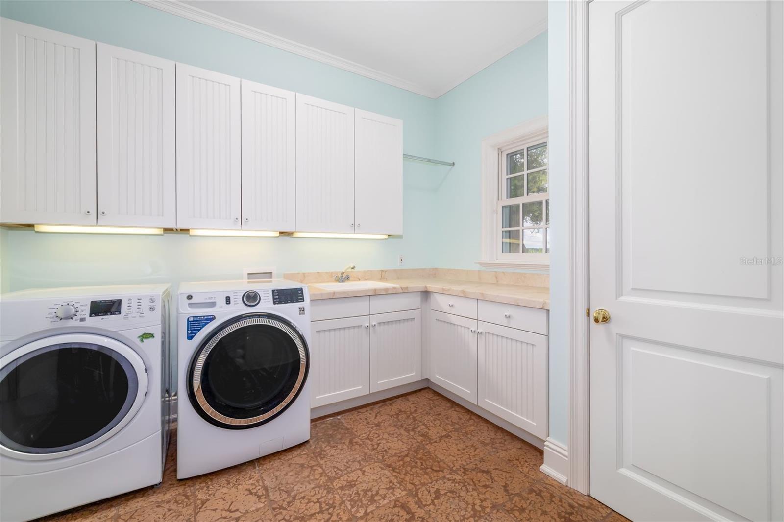 A4660258 Property Photo