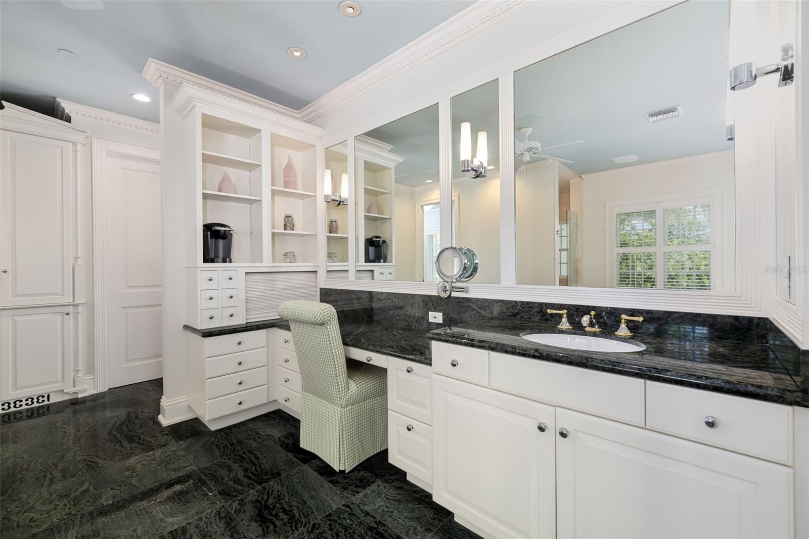 A4660258 Property Photo