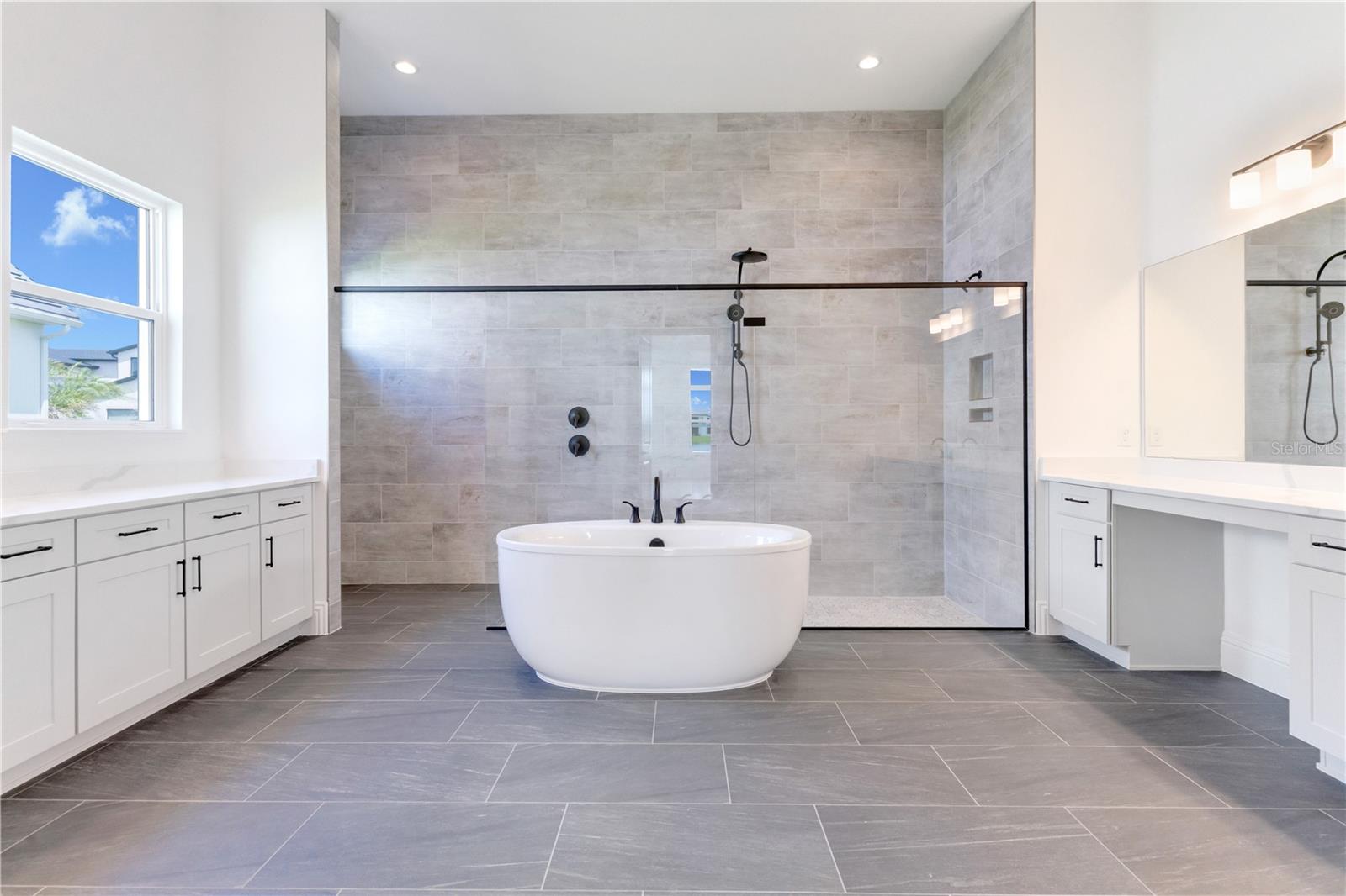 O6331025 Property Photo