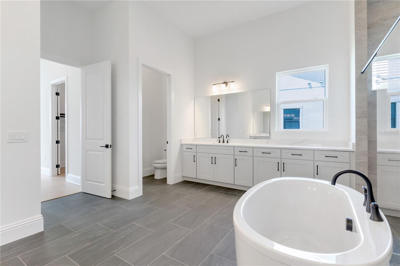 O6331025 Property Photo