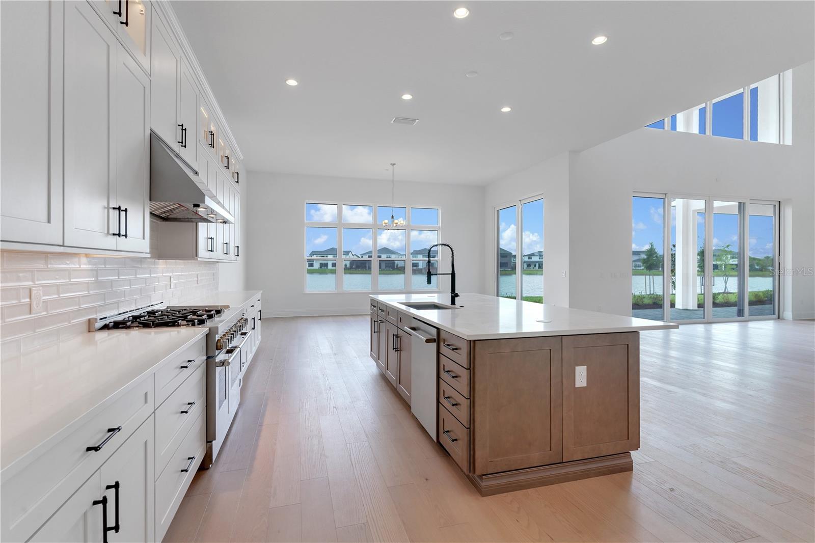 O6331025 Property Photo