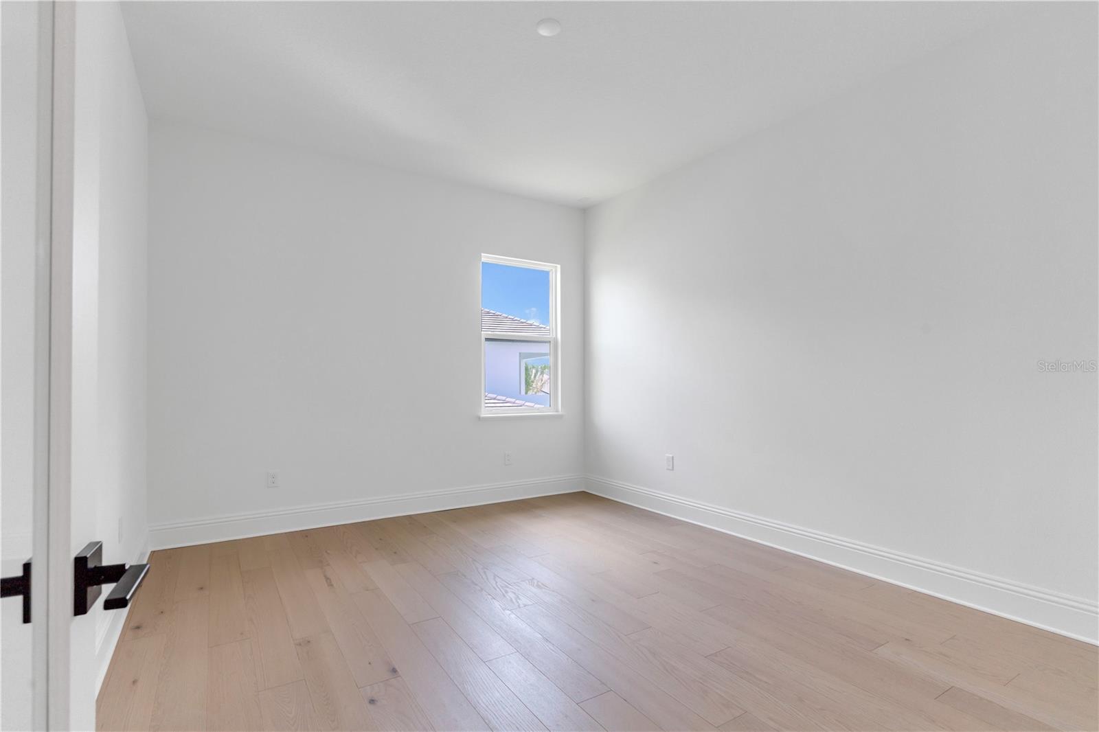 O6331025 Property Photo