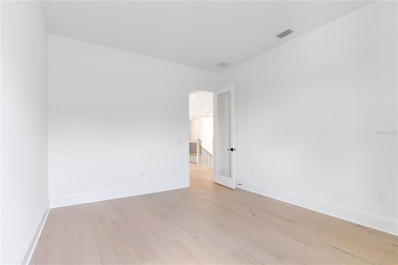 O6331025 Property Photo