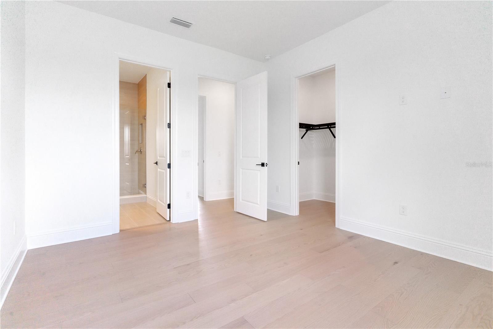 O6331025 Property Photo