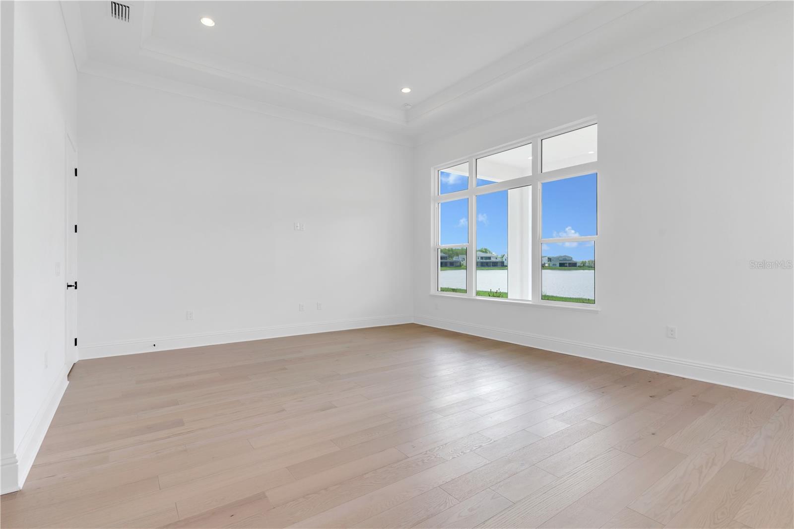 O6331025 Property Photo