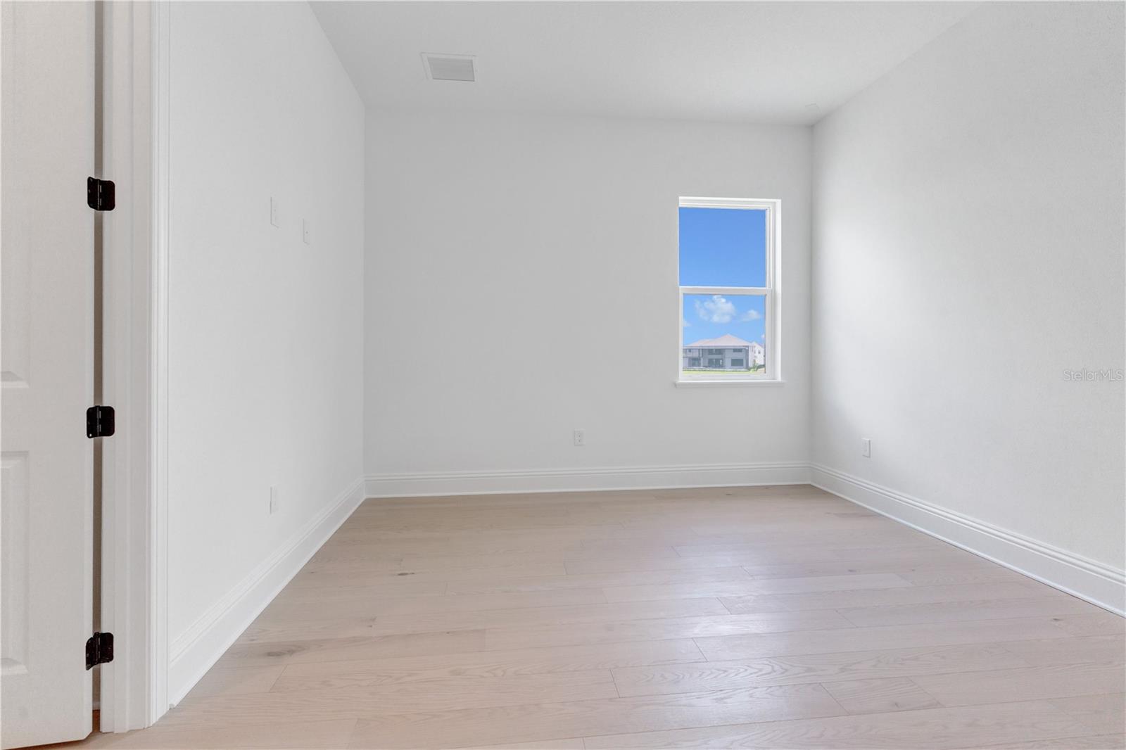 O6331025 Property Photo