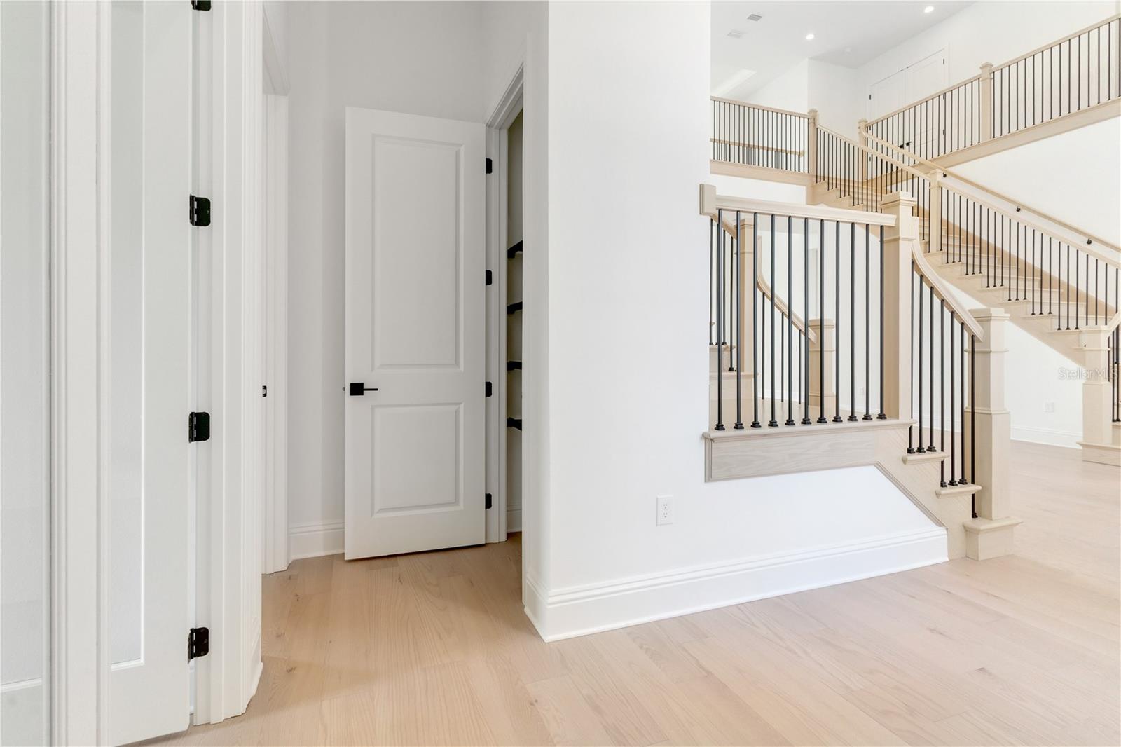 O6331025 Property Photo