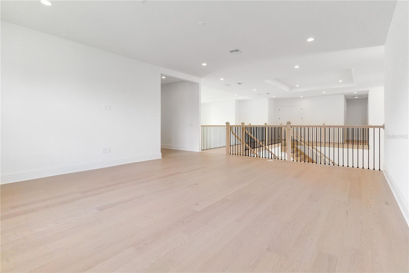 O6331025 Property Photo