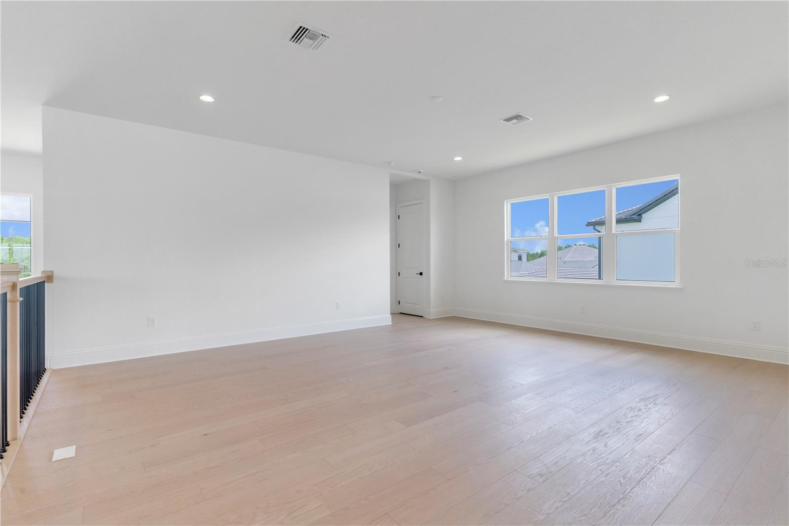 O6331025 Property Photo