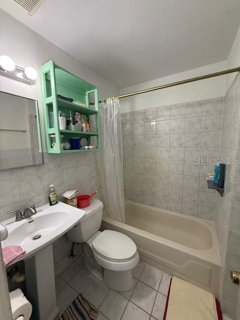 3240 70TH AVE N, ST PETERSBURG, FL, 33702