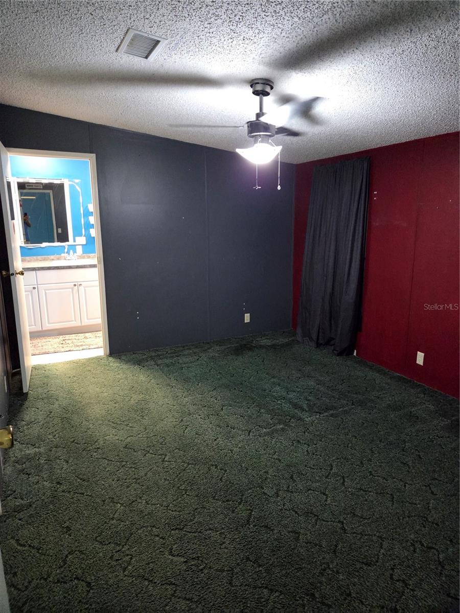 9129 WOOD TERRACE DR, TAMPA, FL, 33637