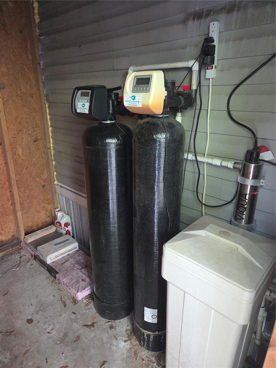 9129 WOOD TERRACE DR, TAMPA, FL, 33637