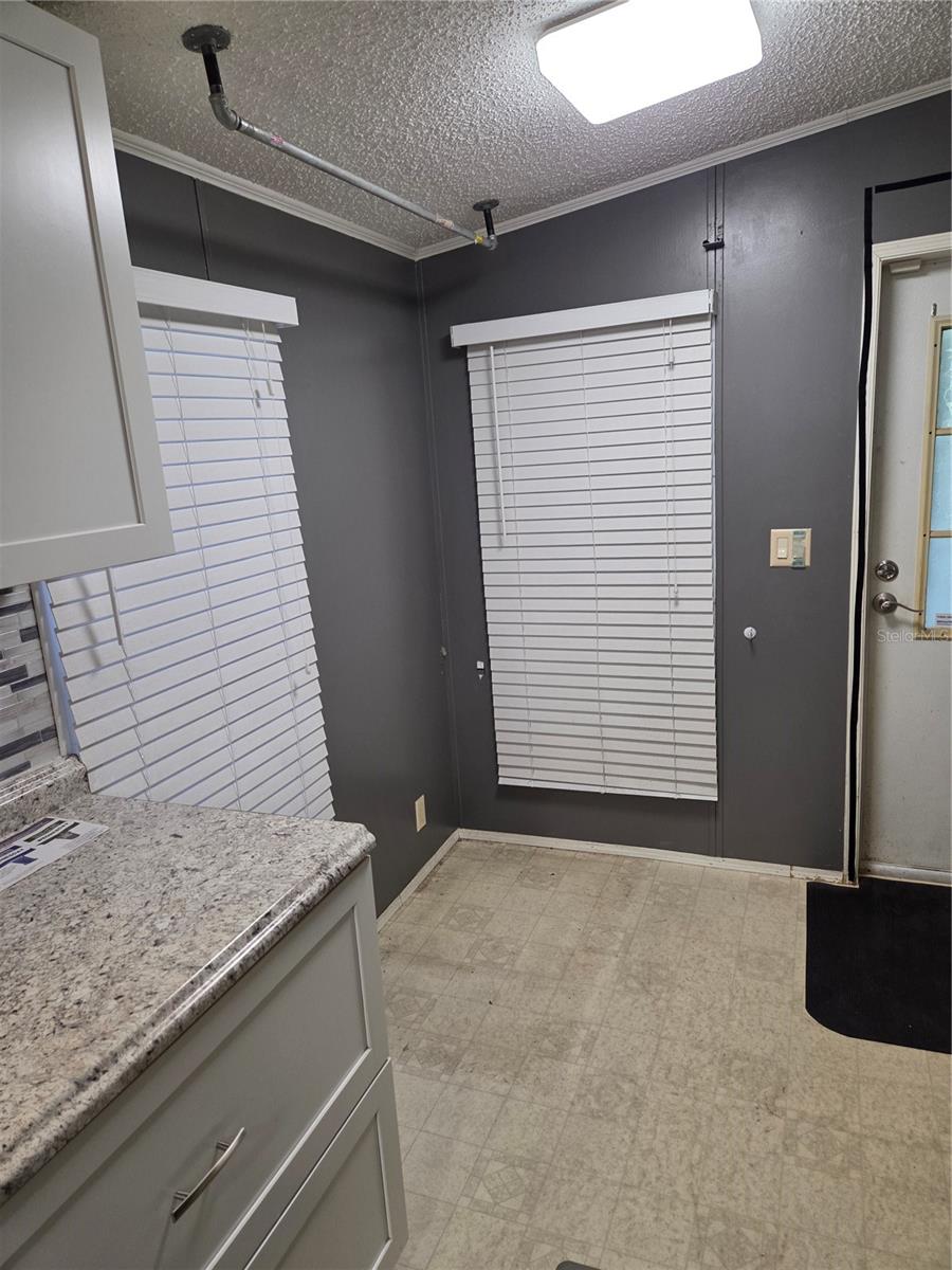 9129 WOOD TERRACE DR, TAMPA, FL, 33637