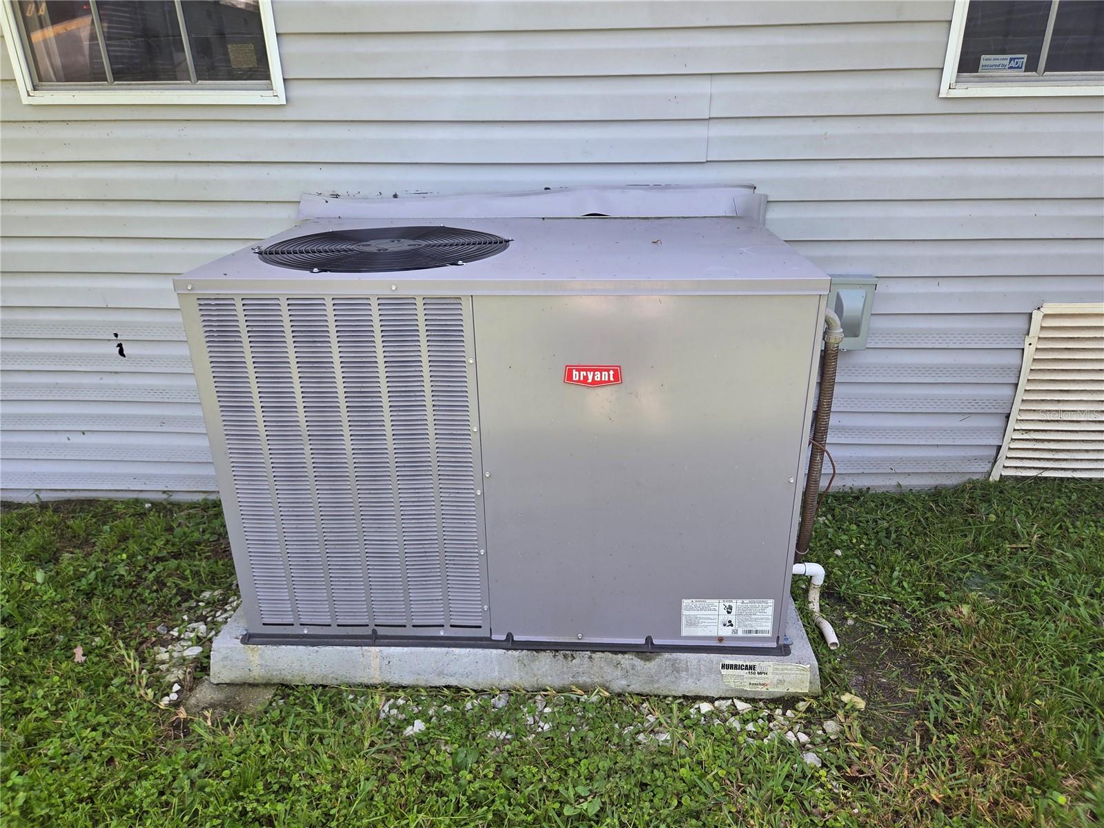 9129 WOOD TERRACE DR, TAMPA, FL, 33637