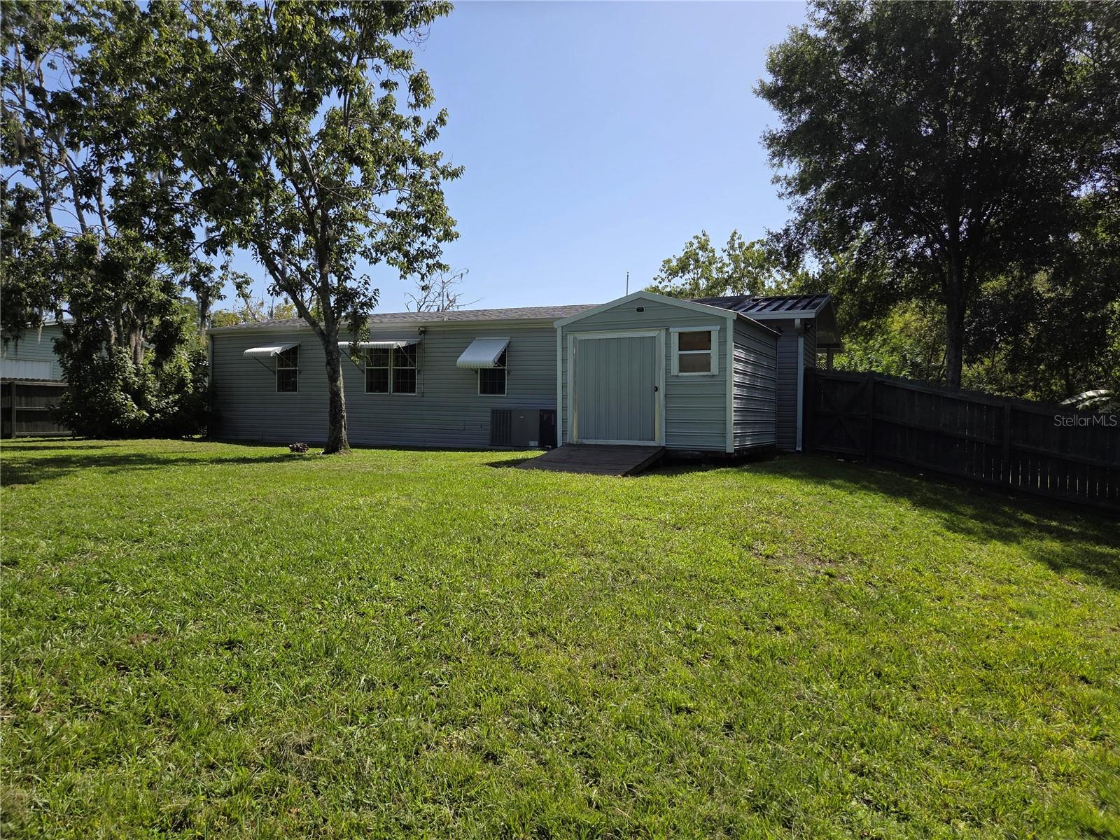 9129 WOOD TERRACE DR, TAMPA, FL, 33637