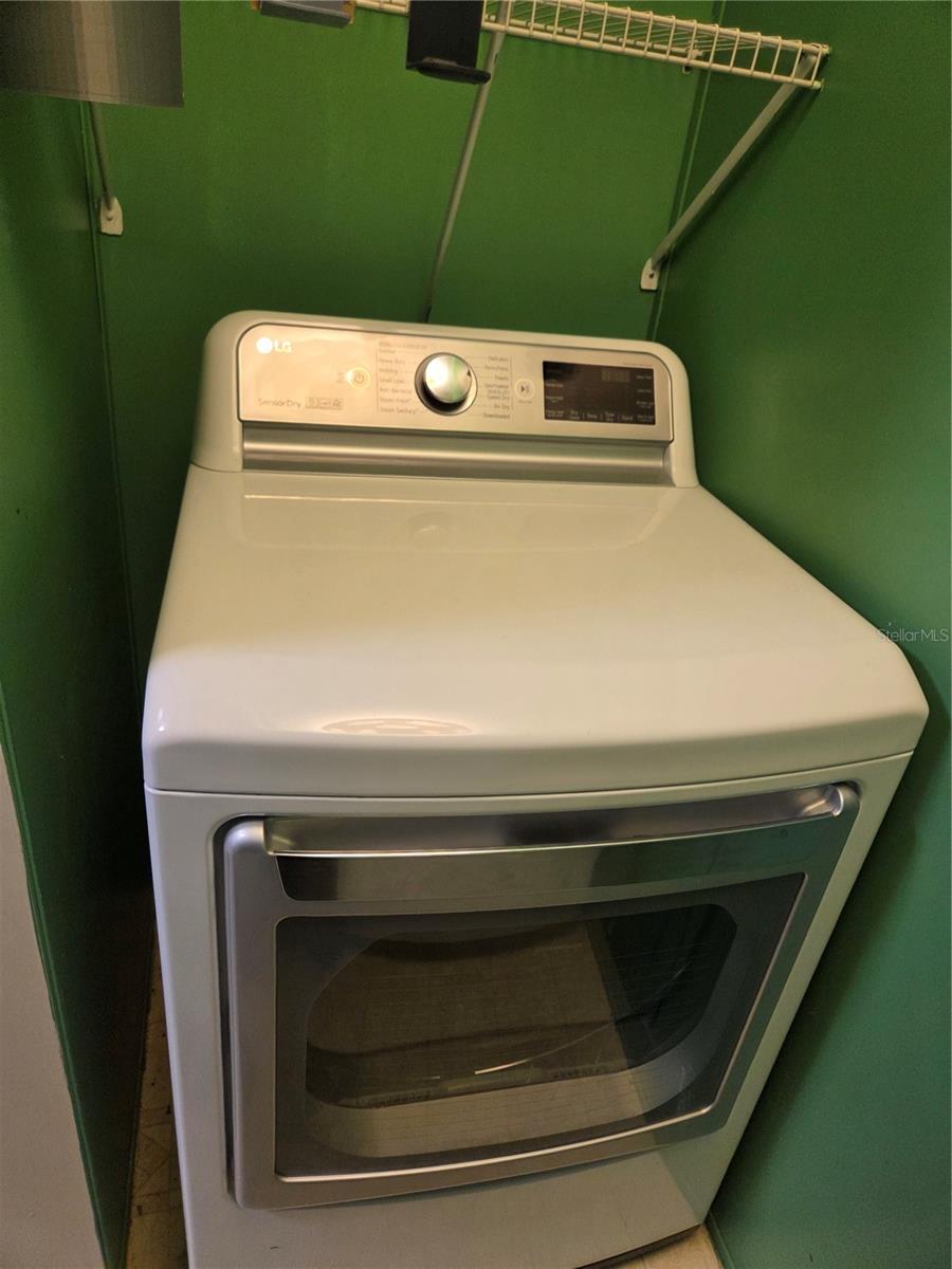 9129 WOOD TERRACE DR, TAMPA, FL, 33637