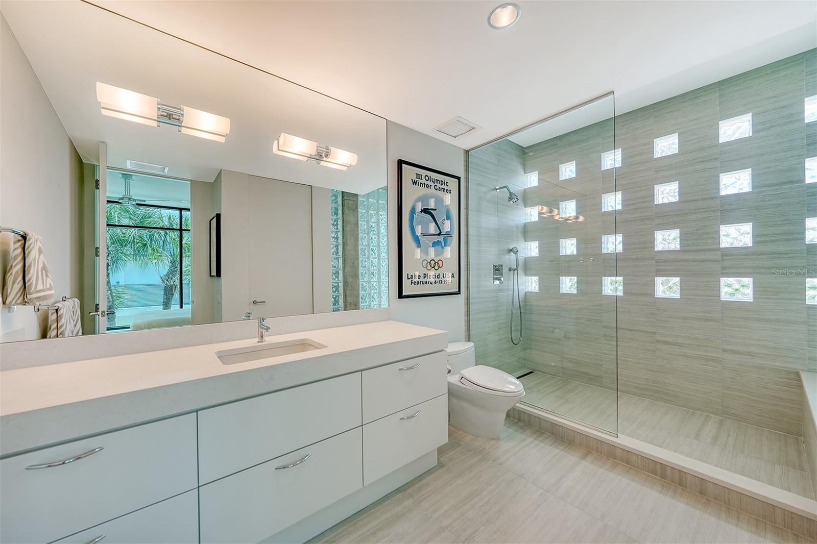 A4660281 Property Photo