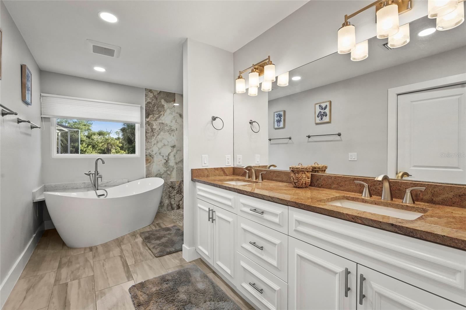 A4660296 Property Photo