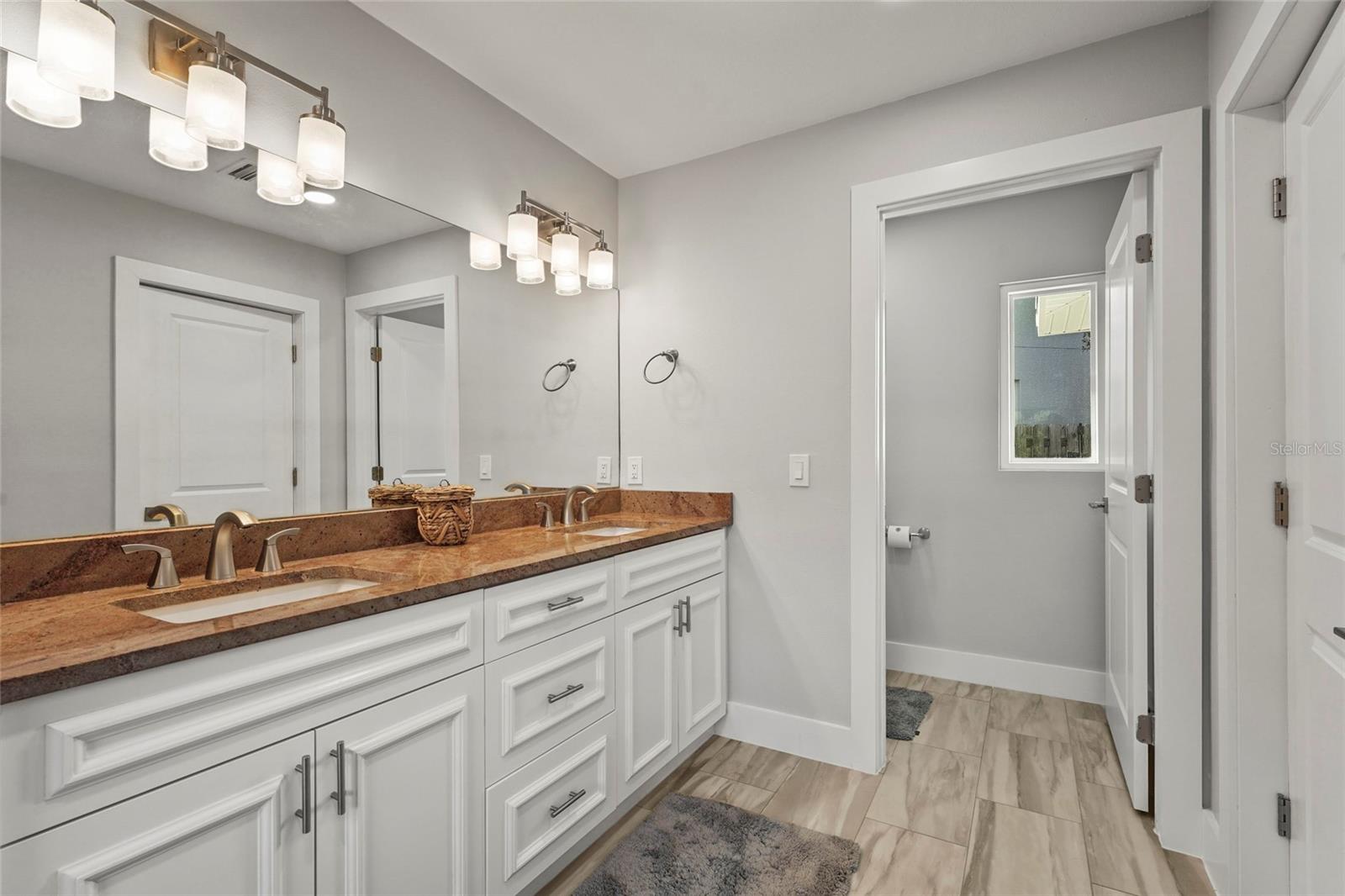 A4660296 Property Photo