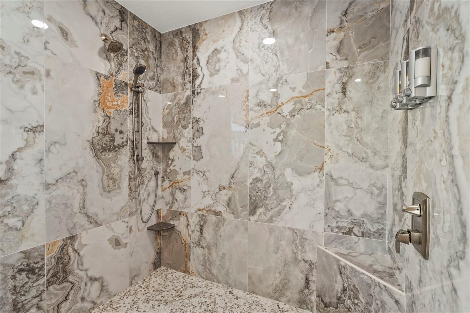 A4660296 Property Photo