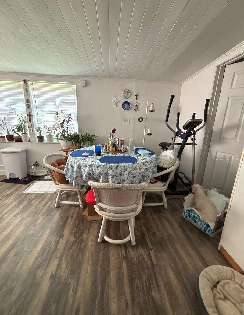 6811 N WILLOW AVE, TAMPA, FL, 33604