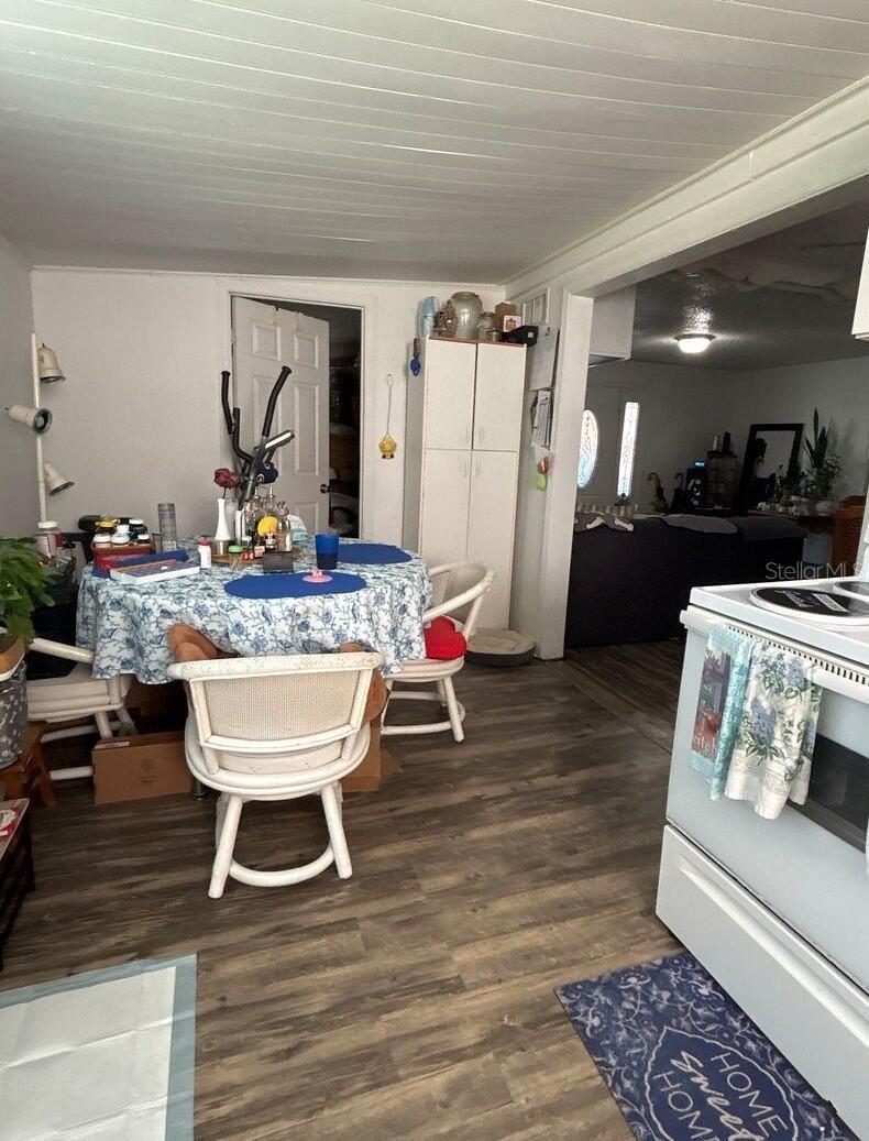 6811 N WILLOW AVE, TAMPA, FL, 33604