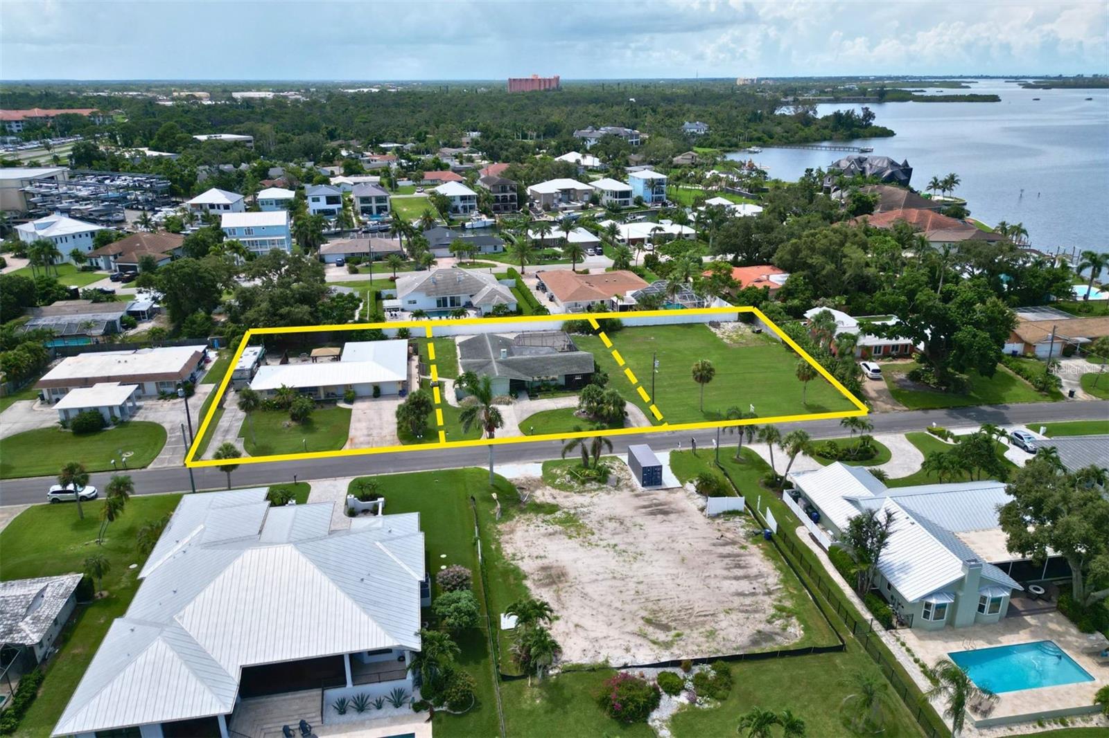 A4660320 Property Photo