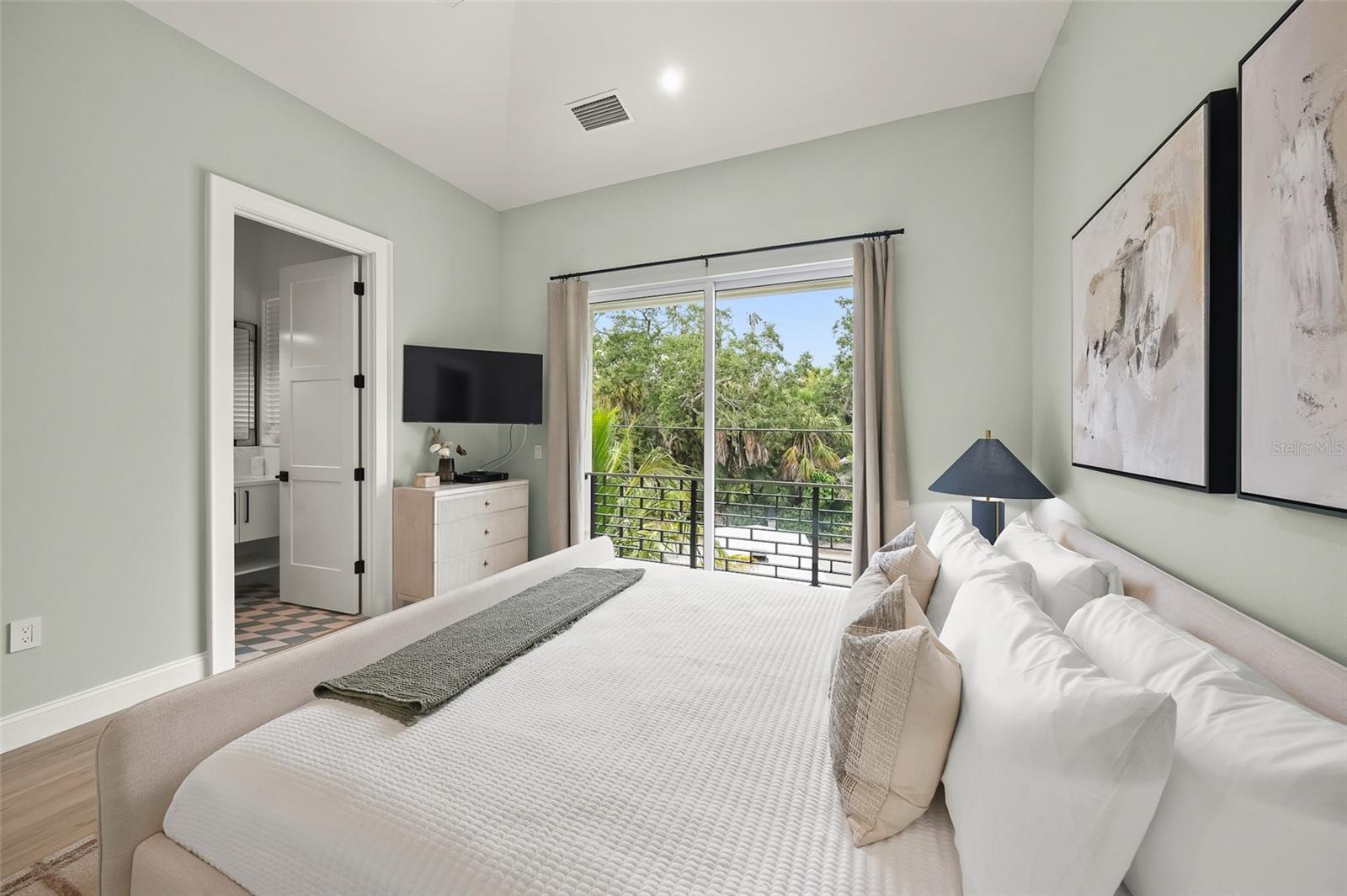 A4660324 Property Photo