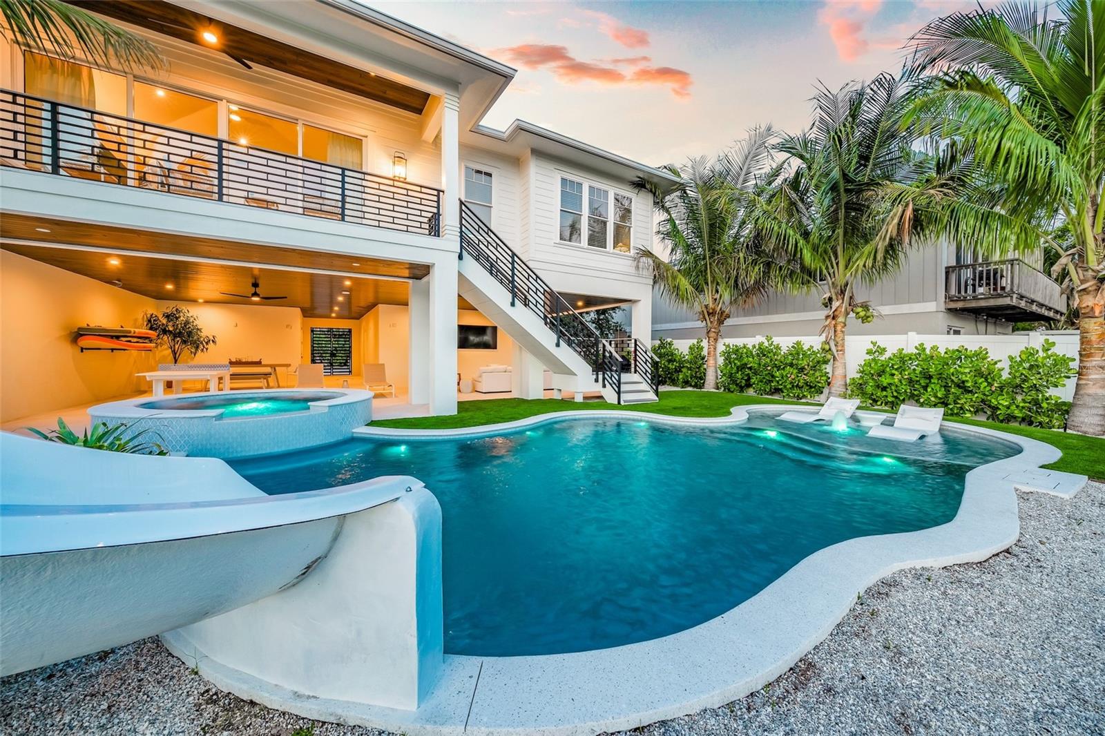 A4660324 Property Photo