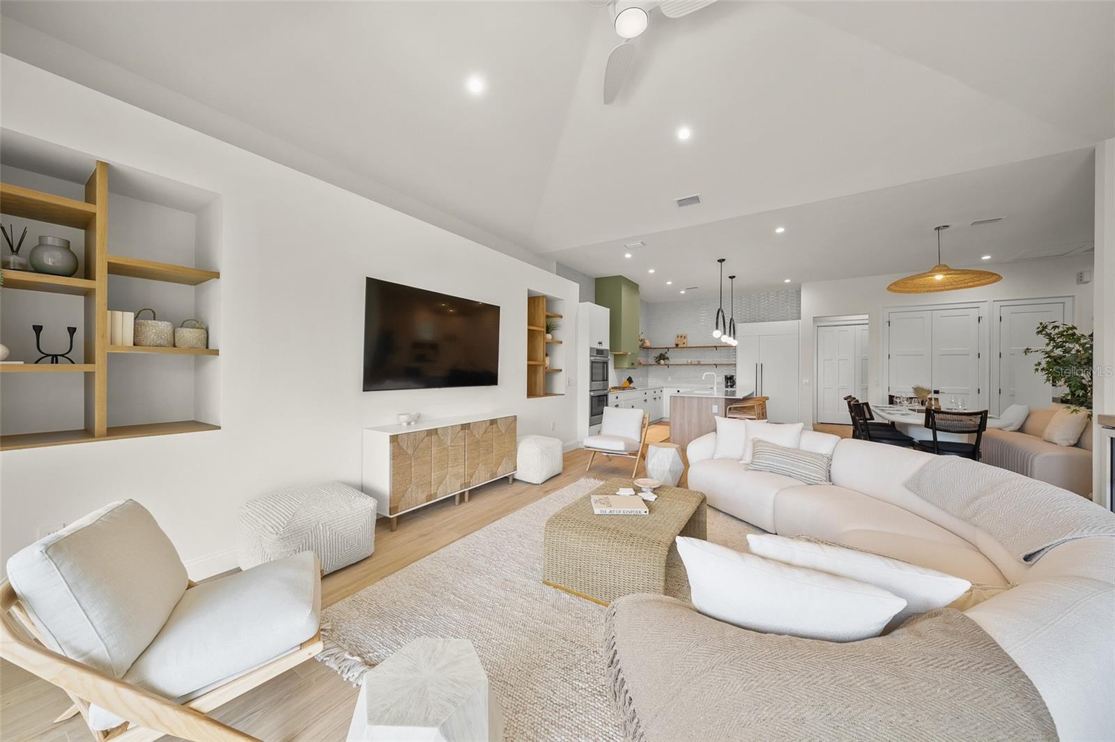 A4660324 Property Photo