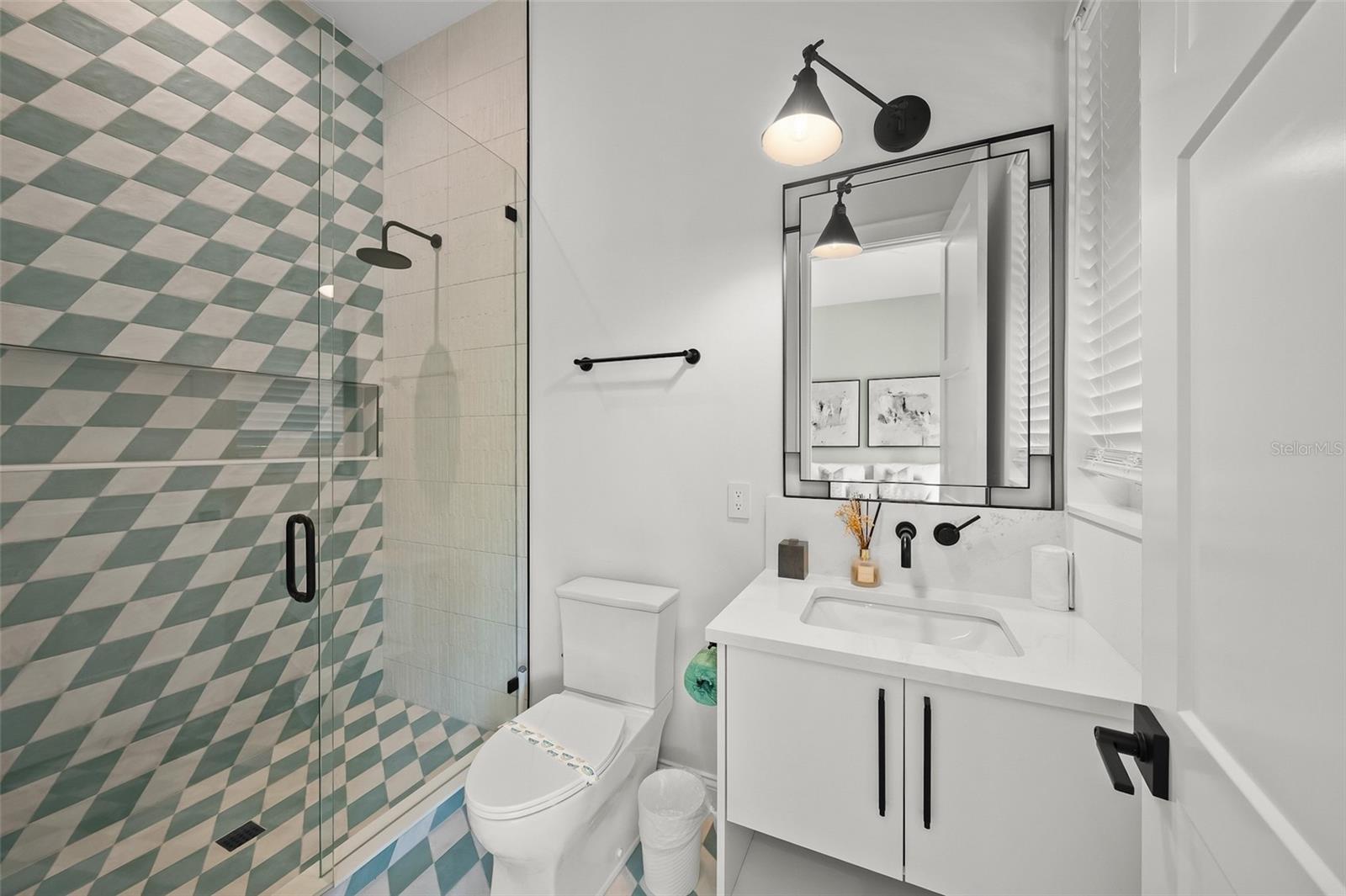 A4660324 Property Photo