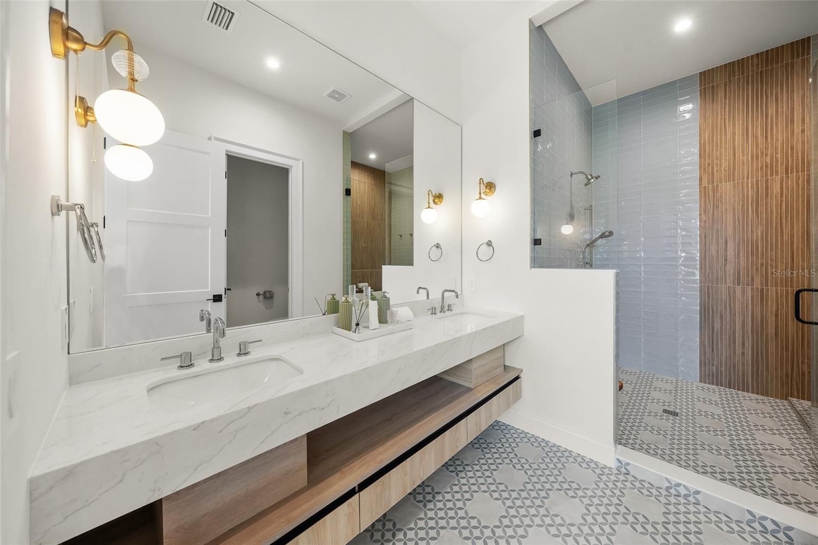 A4660324 Property Photo