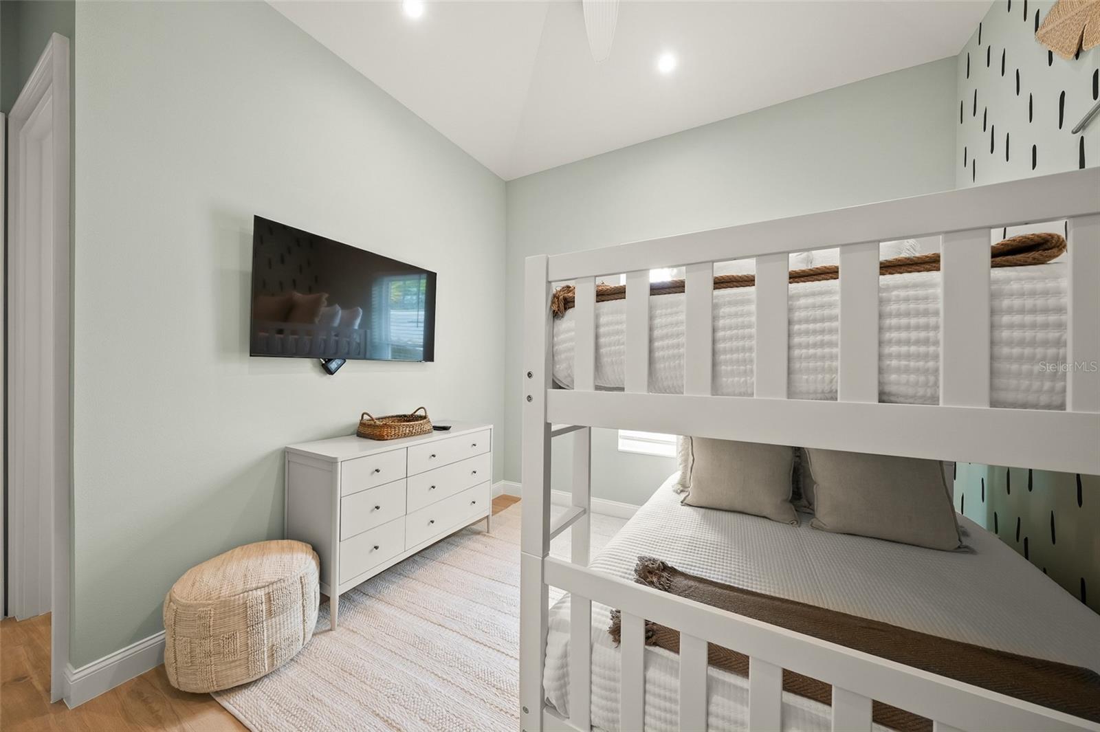 A4660324 Property Photo